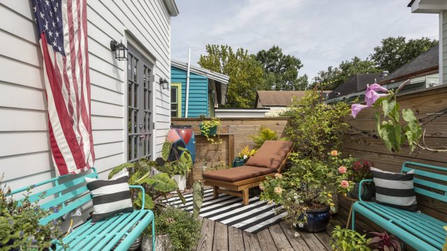 Transform Your Outdoor Space with Trendy Pillows for Summer Vibes