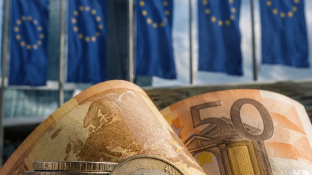 Euro Faces September Struggles Amid Diverging Monetary Policies | no internet game, togel118 win